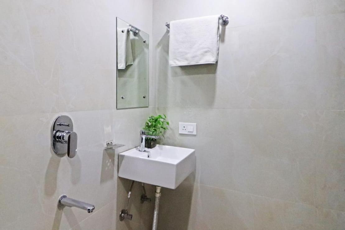 Hotel Vijaydeep Place Near Delhi Airport New Delhi Luaran gambar